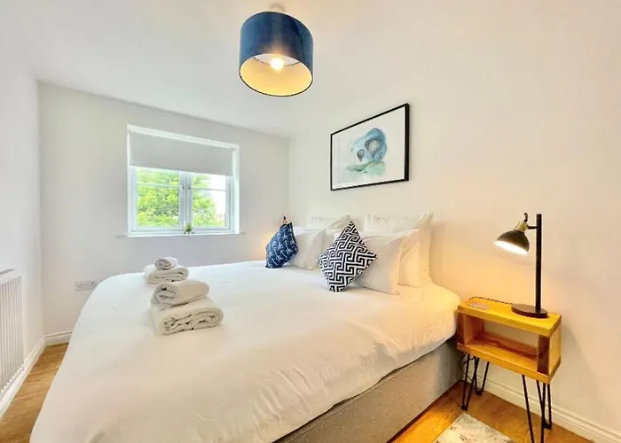 Lovely 2-bedroom Apartment. Free Parking. Apartment *